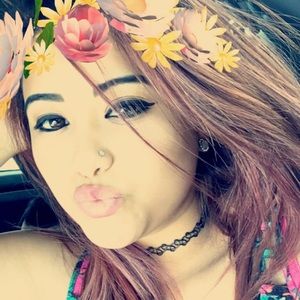 Meet your Posher, Roxana